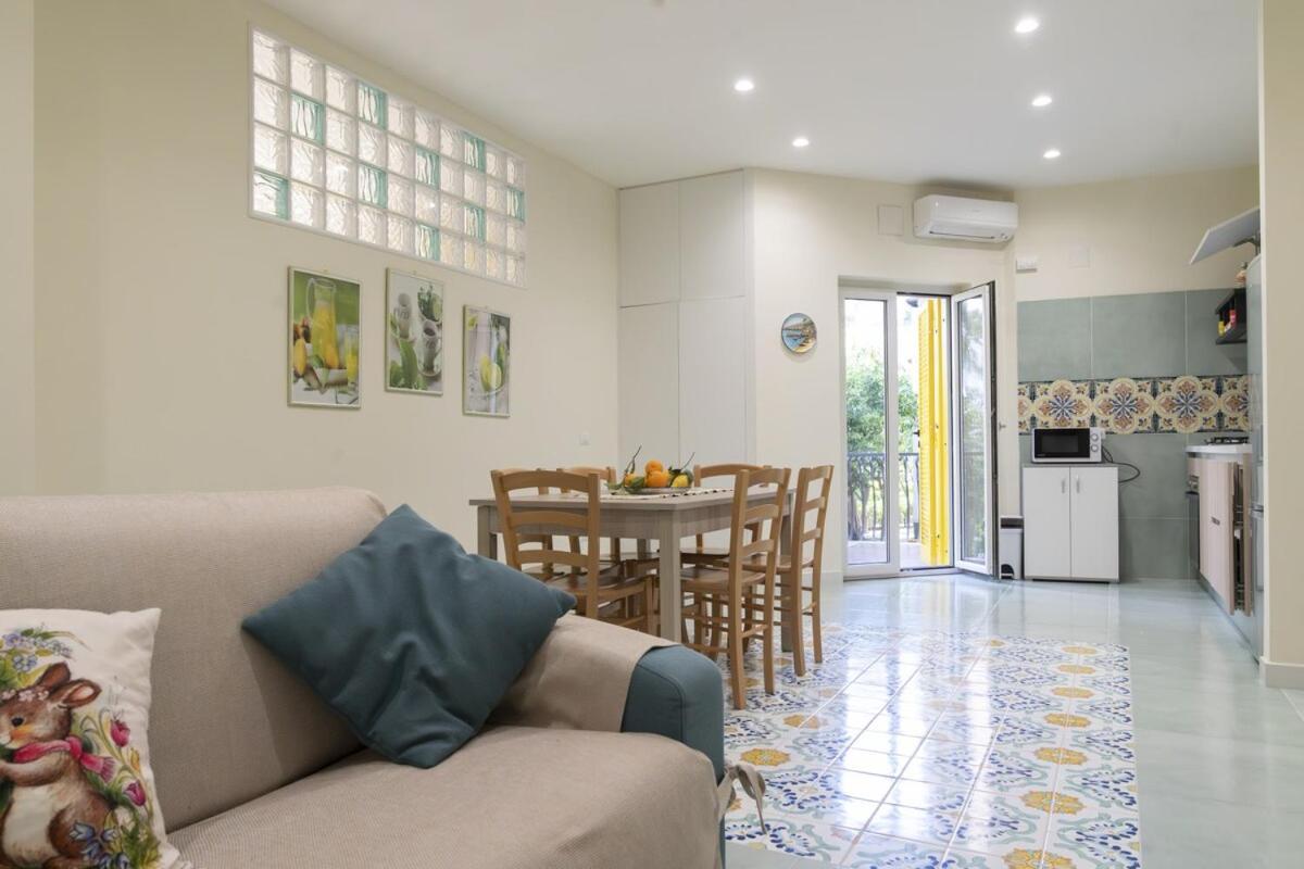 Sorrentovibes - Modern Apartment With Terrace, Swimming Pool&Tennis Eksteriør bilde